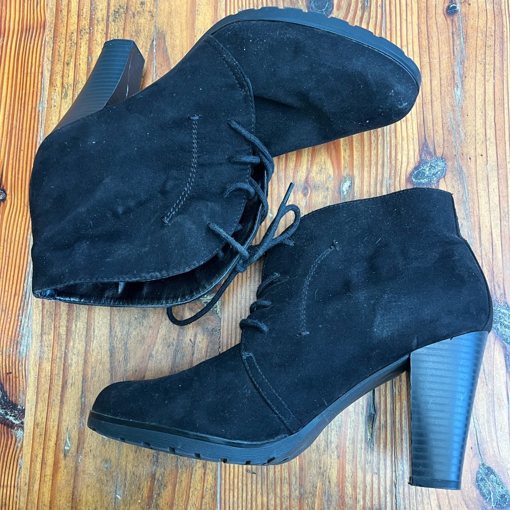 MODELLISTA Sculpture Black Faux Suede Heeled  Ankle Women’s Boot Booties 10